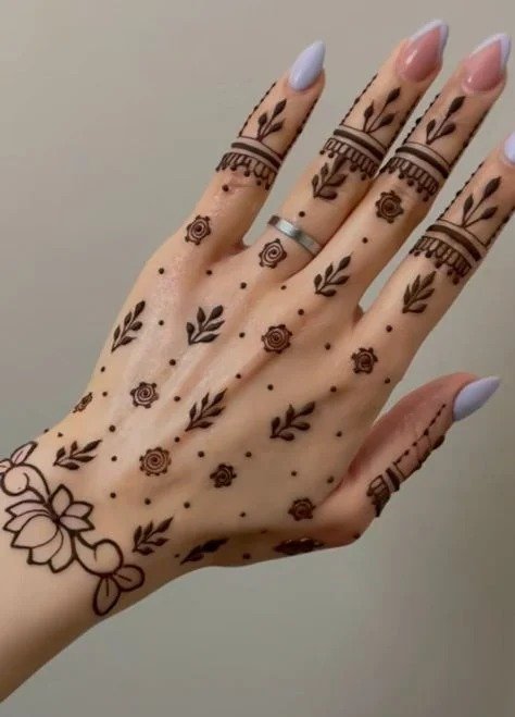 simple upper hand mehndi design