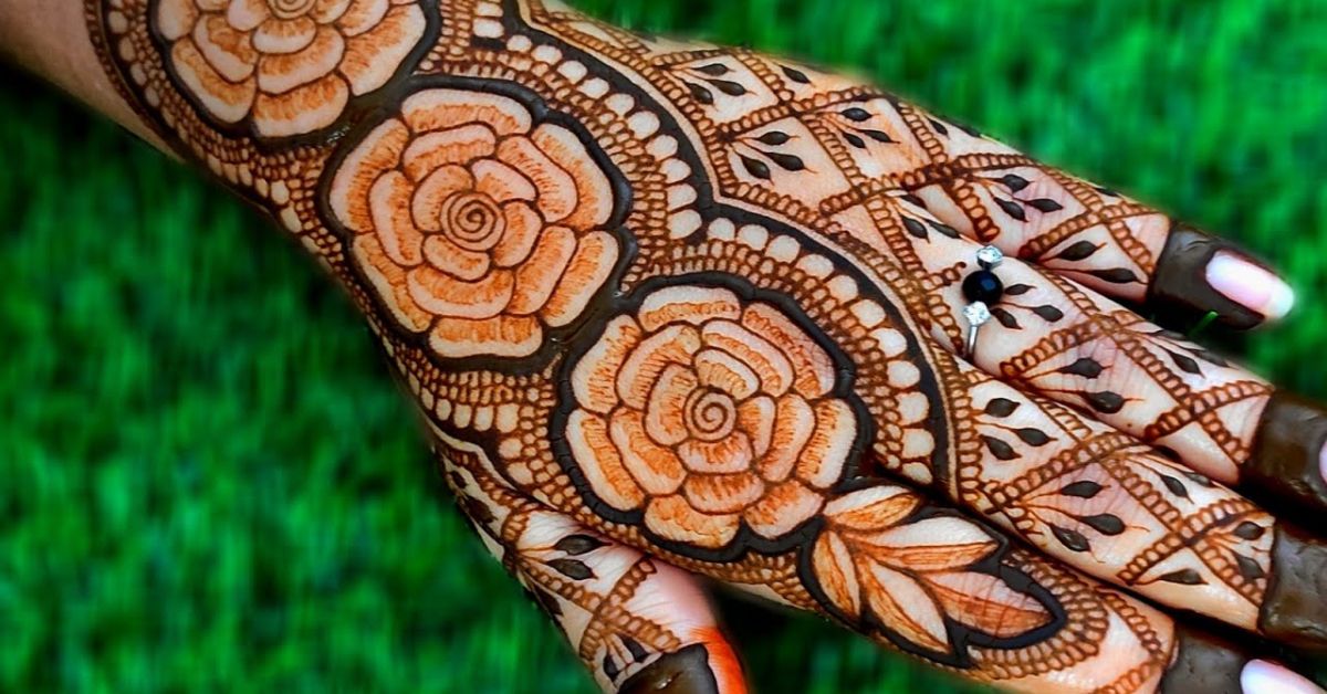 Attractive arabic rose mehndi design