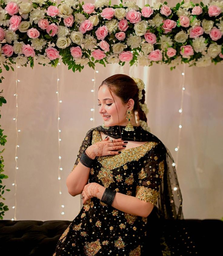 Rabeeca Khan Mehndi Pics