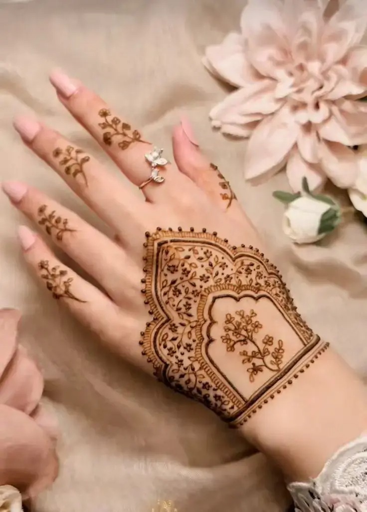 back hand bharwa mehndi design