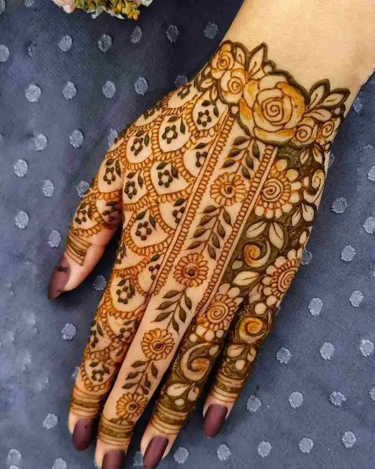 back hand stylish bharwa mehndi design