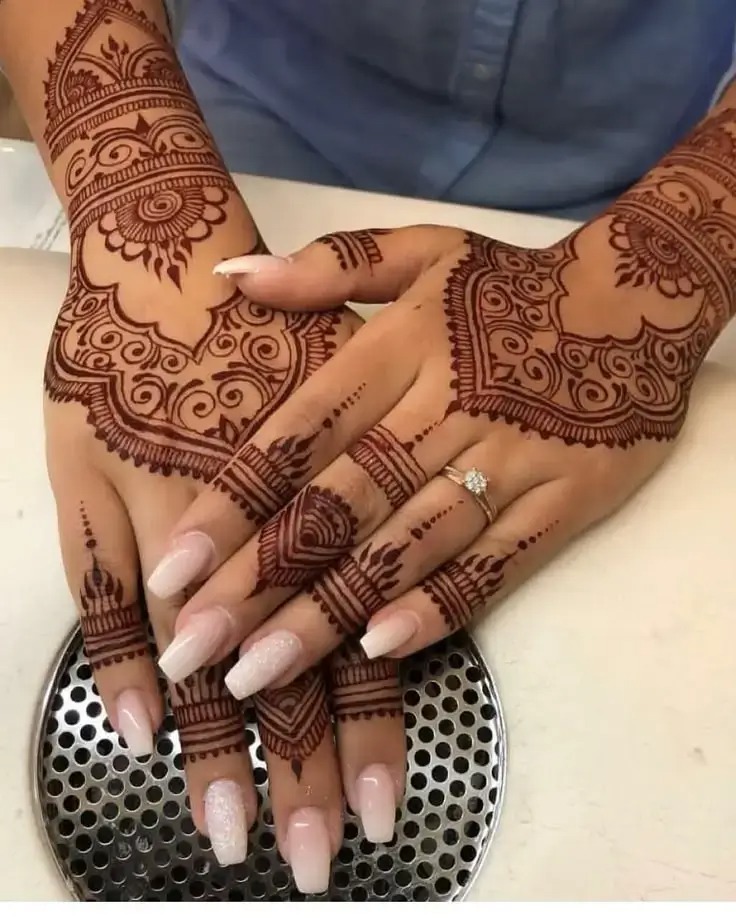 bharwa back hand mehndi design