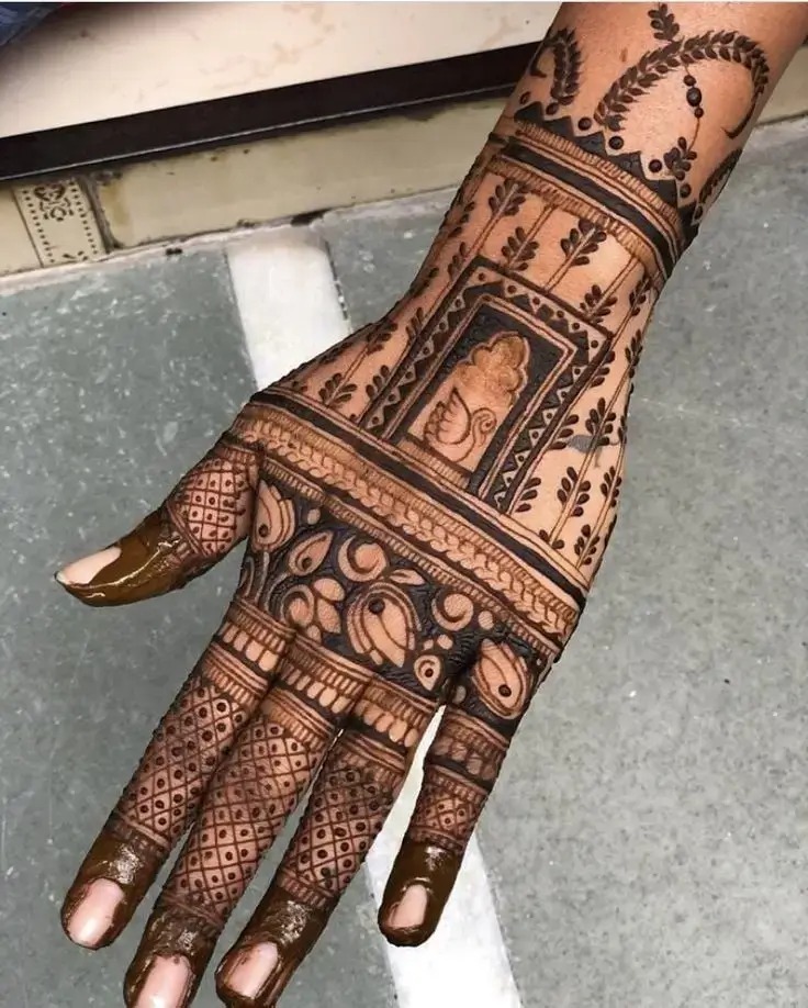 easy modern back hand mehndi design