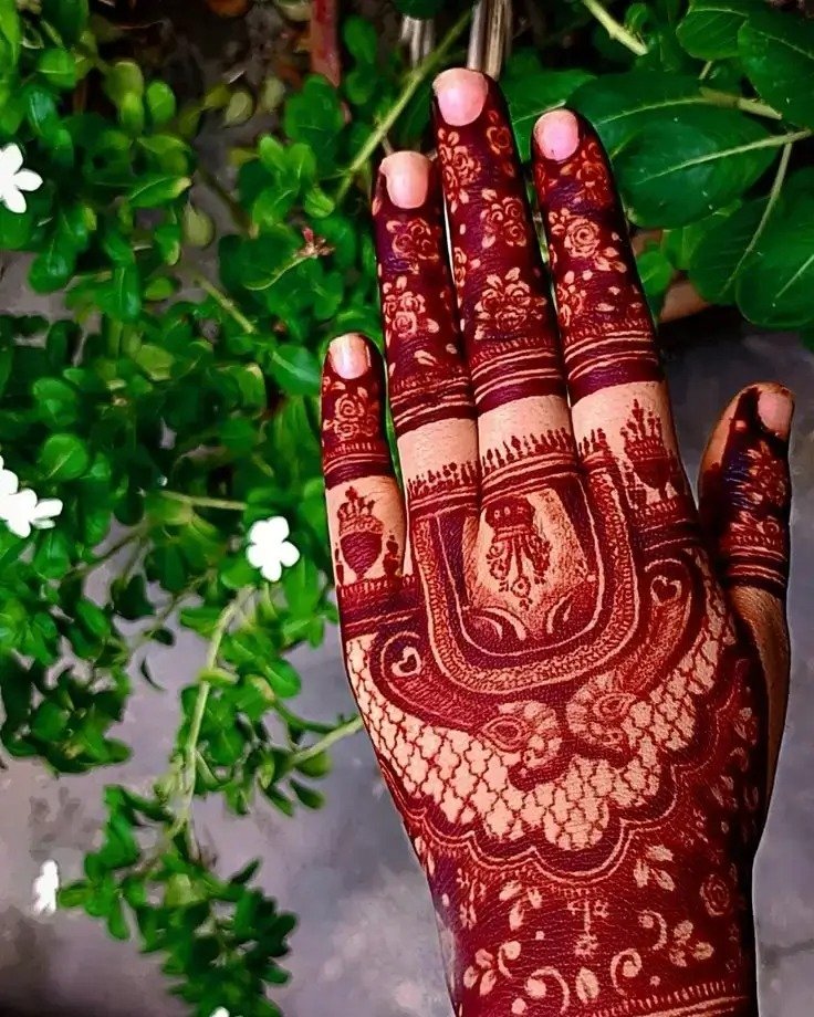 stylish back hand mehndi design