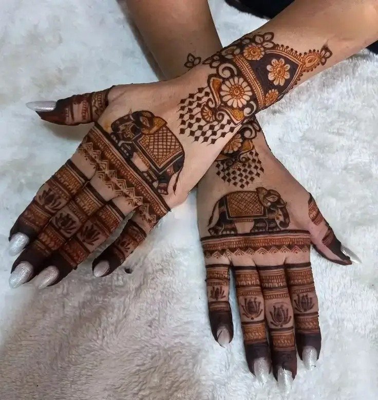 stylish simple mehndi design