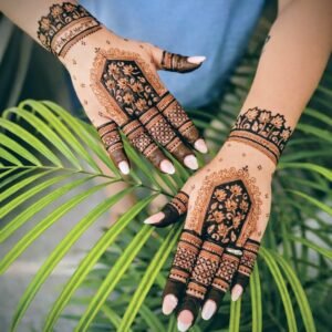 Backhand Pakistani Mehndi Design 7