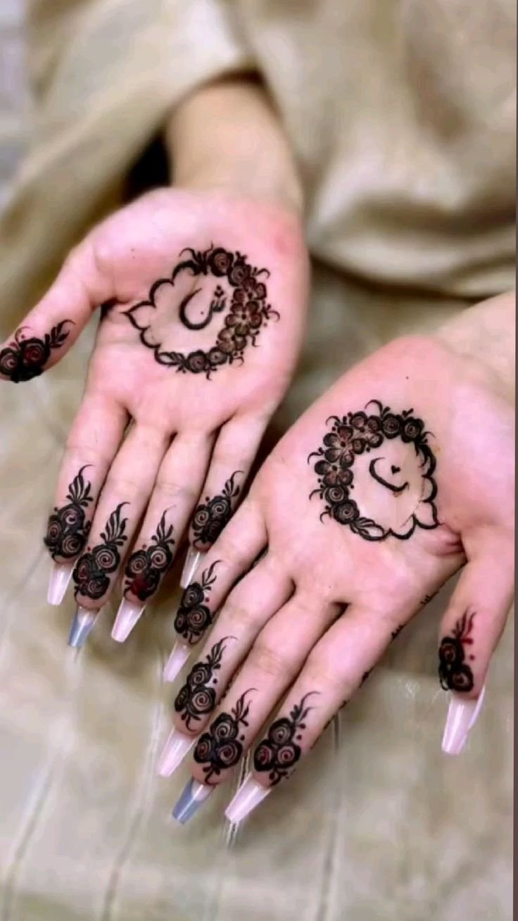Floral Name Mehndi Design (3)