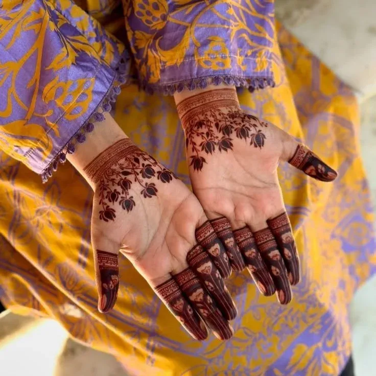 Simple Mehndi Design Front Hand