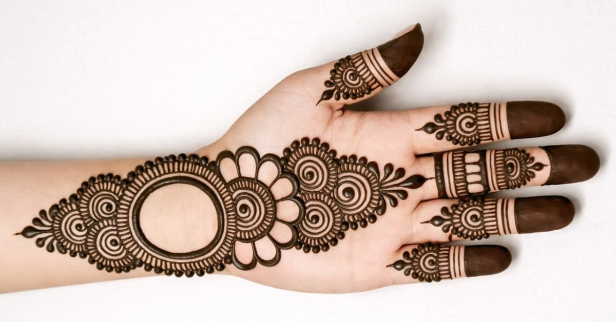 cute mehndi design front